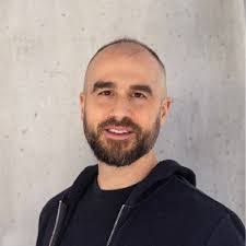 Yasmin Grant's Instagram, Twitter & Facebook