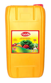 Red palm oil is one of the latest tropical oils to hit the health food scene as many people are reaching for healthier fats to use in exchange for traditional cooking oils and shortenings. Palm Cooking Oil Foodie