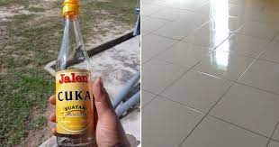 Saya telah membeli asid hidroklorik atau pun seringkali di sebut oleh kebanyakan orang lama sebagaicecair pencuci lantai/mozek. Hanya Guna Cuka Lantai Cermin Bilik Air Bersih Berkilat Tak Perlu Pencuci Mahal Pun Vanilla Kismis