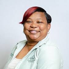 Valerie Sneed's Instagram, Twitter & Facebook