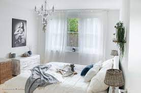 Das schlafzimmer verschönern häufig fühlt man sich im eigenen schlafzimmer unwohl da dieses nur zur aufbewahrung von kleidung oder als arbeitszimmer dient. Be Happy Wie Man Mit Wenig Geld Und Aufwand Ein Schlafzimmer Verschonern Kann Spiritoase