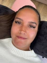 Is £35 a reasonable amount to charge for hybrid full set? Here is my work,  I started charging clients beginning of July so I'm still fairly new to it  all!✨🫶🏼 My classics