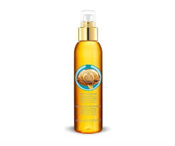 Minyak argan madre bisa menjadi solusi untuk perawtan kecantikan dan melindungi kesehatan kulit dan rambut, karena selain alami dan tanpa campuran bahan kimia (100% pure argan oil) anda bisa mendapatkan kesehatanserta kecantikan alami pada kulit wajah dan rambut. Manfaat Argan Oil Untuk Tubuh Dan Rambut Dari The Body Shop