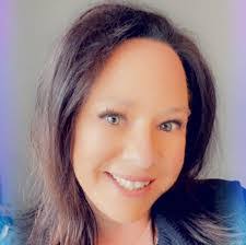 Deirdre Beach's Instagram, Twitter & Facebook