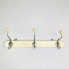 Vintage Hakenleiste Holzgarderobe Garderobenhaken Weisse Garderobe Handtuch Halter Coat Hooks Germany 60er Rock In 2020 Garderobe Holz Hakenleiste Garderobenhaken