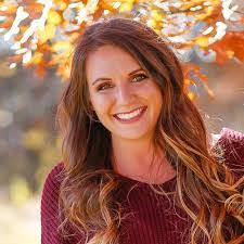 Janel Holman's Instagram, Twitter & Facebook