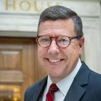 1100+ perfiles de «Pitcock»