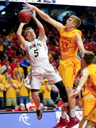 Levi Jungling guides Pella Christian past Kuemper, into 2A title game