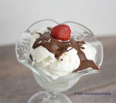 Yogourt Glace A La Vanille Keto Cetogene Avec Option Sans Produit Laitier Recette En 2020 Biscuits Moelleux Glace Vanille Moelleux Au Chocolat