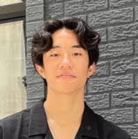 Benjamin Moon's Instagram, Twitter & Facebook