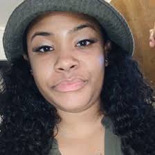 Elise James (elisej09)