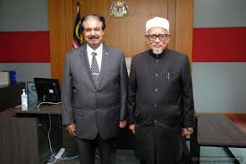 Pada 4 ogos 2009, beliau dilantik menjadi duta besar malaysia ke amerika syarikat. Menerima Kunjungan Hormat Duta Arab Abdul Hadi Awang Facebook