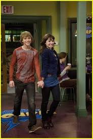 Theres an episode of hannah montana where he plays a character called lucas and hes in flip flops for most of the episode and in the film starstruck theres a actor sterling knight has been in quite a few shows including hannah montana, mackenzie falls, sonny with a chance, and melissa and joey. Demi Lovato Image Sonny With A Chance Episode 9 With A Chance Of Dating Sonny With A Chance Cute Celebrity Couples Demi Lovato