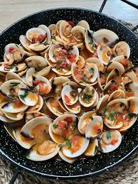 3 recetas con almejas para preparar como entrates o platos principales y aprovechar el delicioso entre los múltiples beneficios de las almejas destaca su alto contenido en hierro, minerales como el. Almejas En Salsa De Tomate
