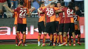Galatasaray fenerbahçe maçı, galatasaray fenerbahçe maçı özeti, galatasaray fenerbahçe maçı anlatımı, galatasaray fenerbahçe maçı geniş özet, galatasaray fenerbahçe maçı golleri arka direkte bomboş pozisyondaki podolski meşin yuvarlağı ağlara gönderdi. Galatasaray 1 0 Fenerbahce Podolski Strike Settles Istanbul Derby Final Goal Com