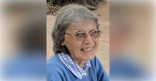 Jo Pope's Instagram, Twitter & Facebook