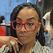 A Detroit man decided to walk a barefoot 6-year-old girl to school after  witnessing her wandering in the cold wind alone 🙏🏾🥹💔 #cc