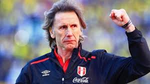 Exfutbollista argentino que juegaba como delantero y actualmente es entrenador del palmeiras. Ghana Reject Ricardo Gareca Takes Peru To World Cup 2018 Footy Ghana Com