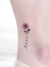 We've collected 23 beautiful designs that will leave roses are one of the most popular tattoo designs in the world. 30 Simple And Small Rose Tattoos For Women Flymeso Blog