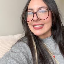 Hello! My name is Paula and I'm looking for a full time job. I'm from  Colombia so I speak Spanish and English. I have worked with different ages  of kids (toddlers to
