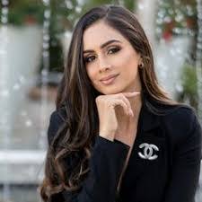 Cecilia Borunda's Instagram, Twitter & Facebook