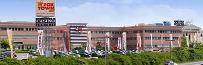The mendrisio foxtown factory stores is an outlet in the very south of switzerland, between the foxtown factory stores has about 160 stores covering 250 brands, most of them are focused on. Fox Town Factory Stores Lake Como Italy