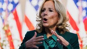 Jennifer Chelette's Instagram, Twitter & Facebook