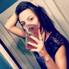 Danielle Bloxham's Instagram, Twitter & Facebook