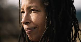 Azeen Ghorayshi Archive