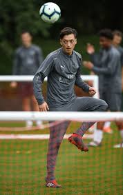 The super lig club posted photographs of arsenal midfielder ozil boarding a plane and tweeted: Pin On Ozil
