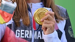 The award is part of the lifesaving society's bronze series of awards. Rqci2o6dn771 M