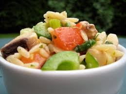 La Ressource Numero Un Pour Les Recettes Trucs Et Techniques Culinaires Consultez Des Videos De Cuisine Des Recettes Testees Et P Cooking Recipes Food Salad