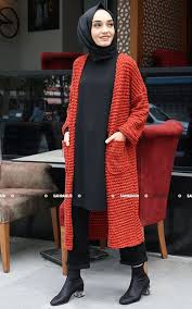 Sahranur Tesettur Orgu Hirka Modelleri Moda Tesettur Giyim Moda Stilleri Moda Hirkalar