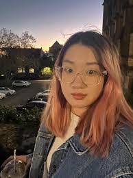 Cara Eccleston's Instagram, Twitter & Facebook