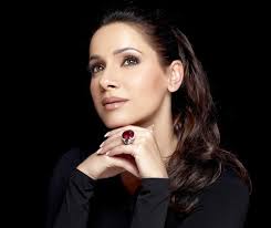 She is an actress, known for hatya (1988), agneepath (1990) and laat saab (1992). Neelam Kothari Soni Neelamkothari Twitter