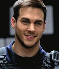 Chris Wood Actor Usa As Police Officer Jake Riley In Containment Chris Wood Christopher Wood Chris