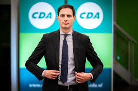 Последние твиты от wopke hoekstra (@wbhoekstra). Ontspannen Toegankelijk En Geinteresseerd Maar Nu Zit Wopke Hoekstra Met De Hete Aardappel De Volkskrant