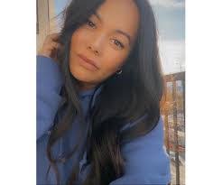 Cassandra Holt's Instagram, Twitter & Facebook