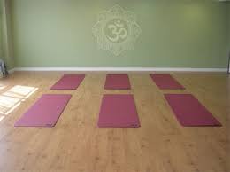 Whether You Re Completely New To Yoga Or Have Only Practiced It At Home You May Not Know Quite What To Ex Yoga Studio Decor Yoga Studio Yoga Meditation Space
