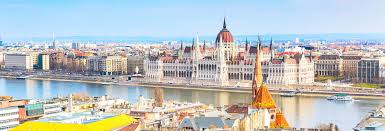 The best ruin pubs are set up in sprawling, deserted buildings, which have been filled with comfortable, but slightly worn out furniture. Budapest Guided Tour With Pickup Book Online At Civitatis Com