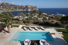 Limestone Exterior Floor Coverings Including Pool Coping And Steps Image Courtesy Of Mike Richards Ph Mallorca Pool Exterior Mallorca