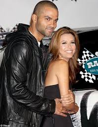 Elle évoque l'infidélité présumée de son mari, tony parker, le célèbre basketteur français jouant en nba, pour expliquer sa elle demande le versement d'une pension alimentaire et que parker ne puisse en obtenir une. Eva Longoria Et Tony Parker Le Divorce Est Officiel Elle