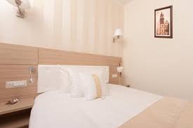 Coroana de aur is located at romania, bistrita, piata petru rares nr. Hotel Coroana De Aur In Bistrita Room Deals Photos Reviews