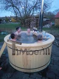 Badetonne Mit Kunststoff Und Innenofen Thorsten Buhring Stocksee Badetonne Whirlpool Hinterhof Baden
