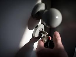 Ist die eine defekter wasserhahn eine kleinreparatur die der miete bezahlen muss oder ist der austausch bzw. Fliesen Wasserhahn Mieter Oder Vermieter Wer Muss Kleinreparaturen Ubernehmen Kolnische Rundschau