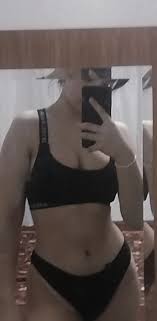 Yasemin'in ellerine boşalıp attığı snapchat ifşa resmi