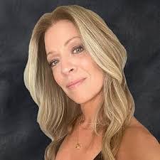 Jenny Keller's Instagram, Twitter & Facebook