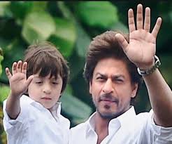 Suhana khan, aryan khan, abram khan along with ananya panday and other friends are set to celebrate the new year's eve. God Bless Her Shah Rukh Khan S Reply On Wedding Proposal For Abram Is Spot On