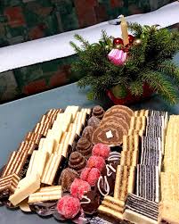 Srecu cine male stvari" Medena kucica je u rukama "medenjaka"...uspjeli smo  je uruciti jos prije Nove godine Nasa srecna dobitnica je zadovoljno  istrazuje..:-) ..Milena Eric-Rebic Srecna vam Nova 2016.godina,dragi moji  prijatelji*****