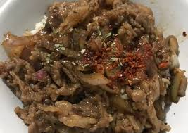 Dikutip dari allrecipes, berikut resep beef teriyaki : Resep Lezat Rice Bowl Beef Teriyaki Anak Kos